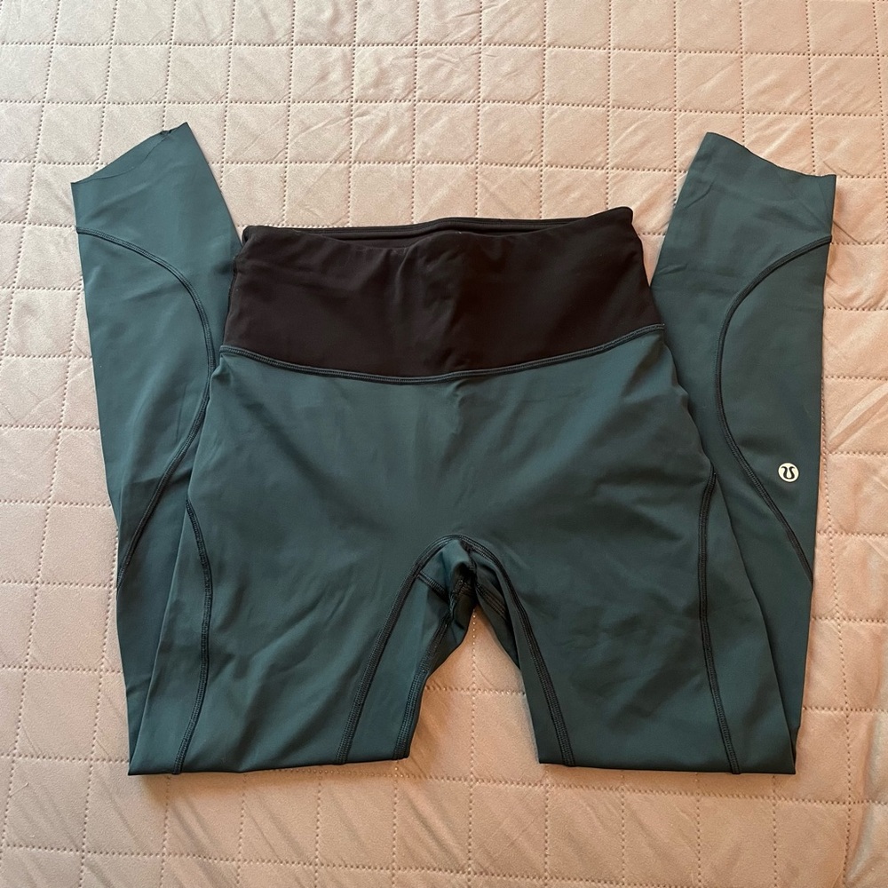 Lululemon Colorblock Legging in Teal/Black